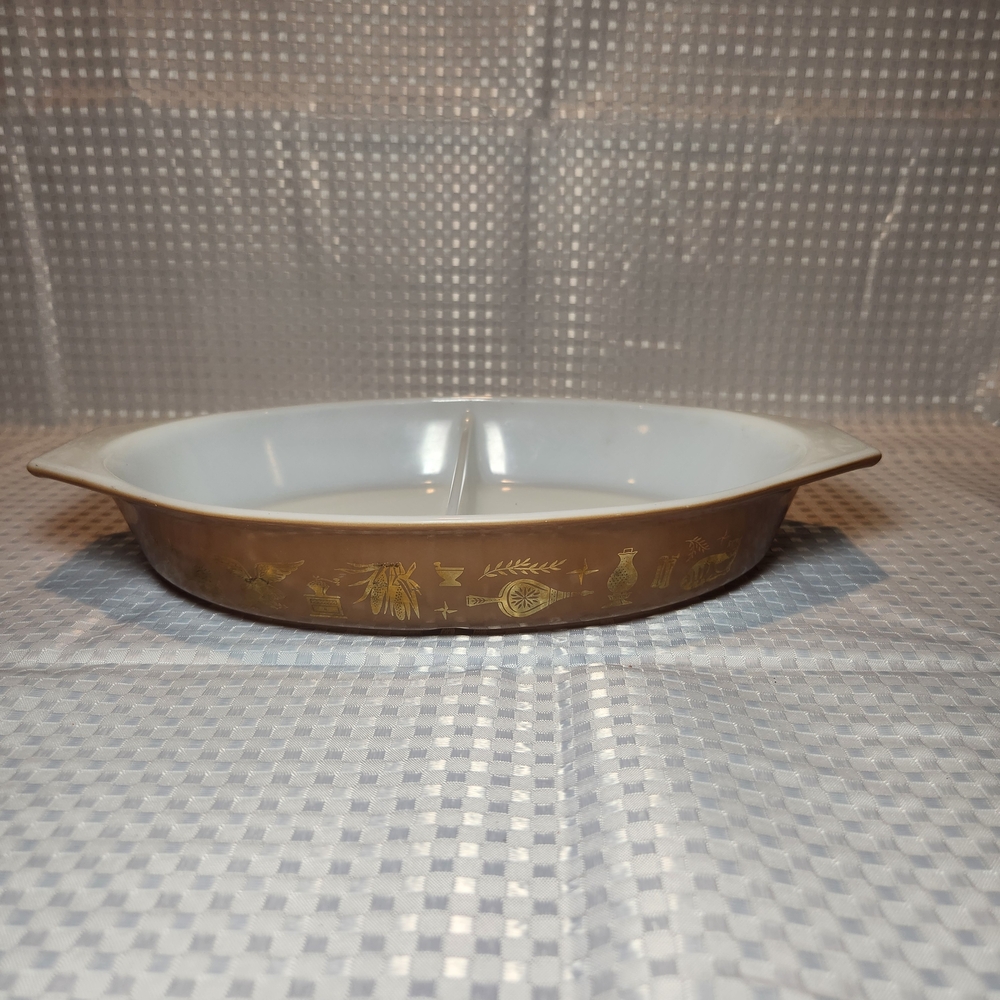 Vintage Pyrex 1 1/2 Quart Early American Divided Casserole Baking Dish No Lid